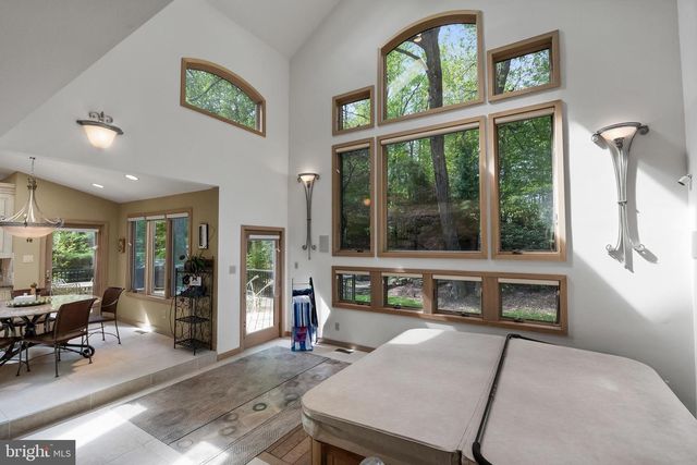 21 TEAK CT, Cherry Hill, NJ 08003