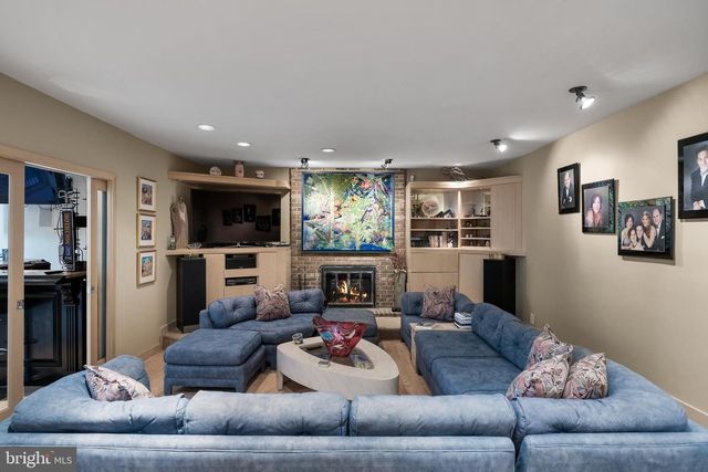 21 TEAK CT, Cherry Hill, NJ 08003