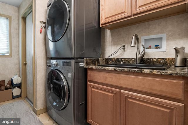 21 TEAK CT, Cherry Hill, NJ 08003