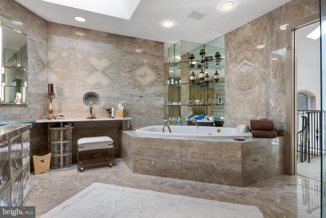 21 TEAK CT, Cherry Hill, NJ 08003