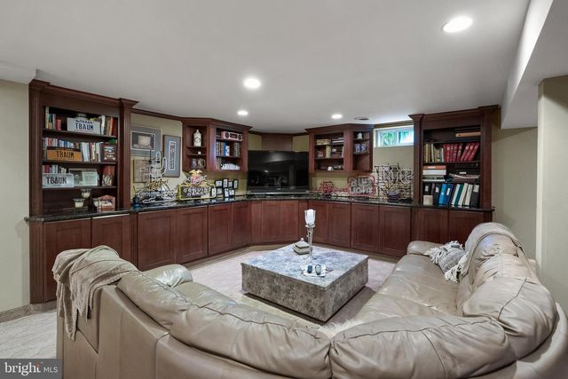 21 TEAK CT, Cherry Hill, NJ 08003