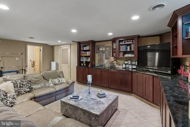 21 TEAK CT, Cherry Hill, NJ 08003