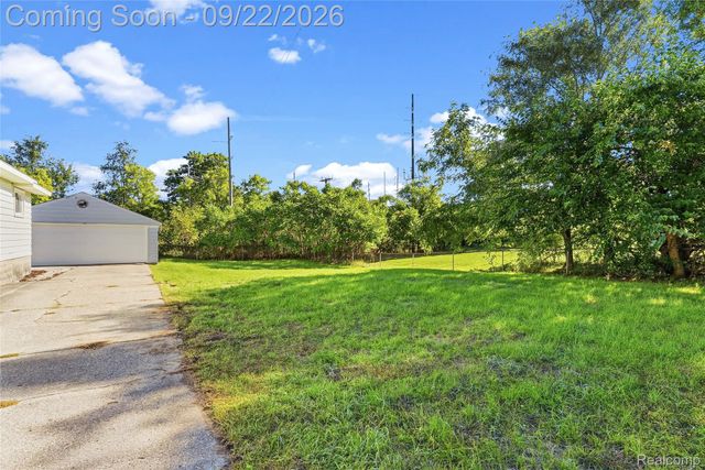 4609 Pengelly Road, Flint, MI 48507
