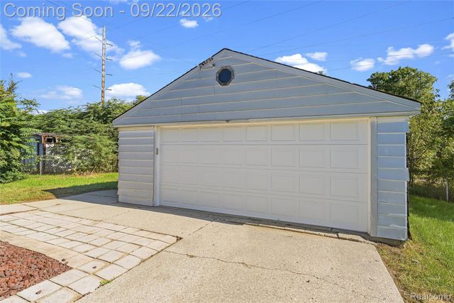 4609 Pengelly Road, Flint, MI 48507