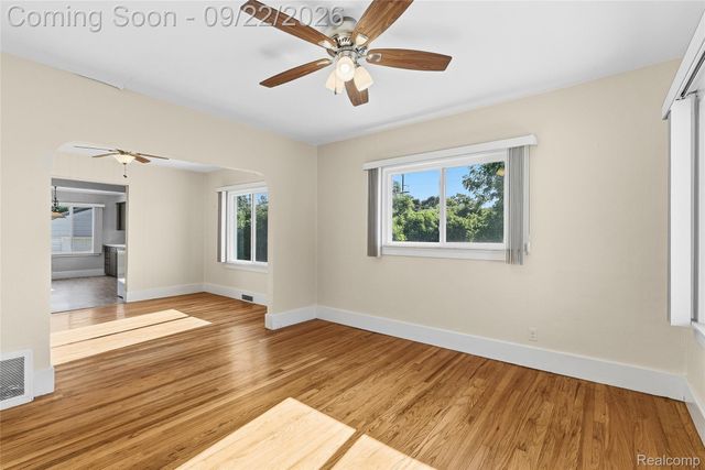 4609 Pengelly Road, Flint, MI 48507