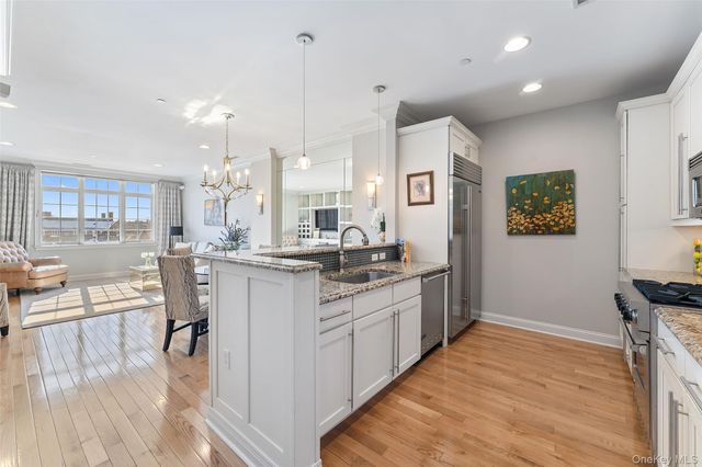 1 Christie Place 406W, Scarsdale, NY 10583