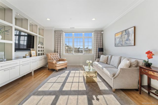 1 Christie Place 406W, Scarsdale, NY 10583