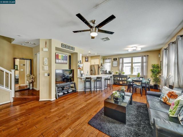 750 Summer Ln, Richmond, CA 94806