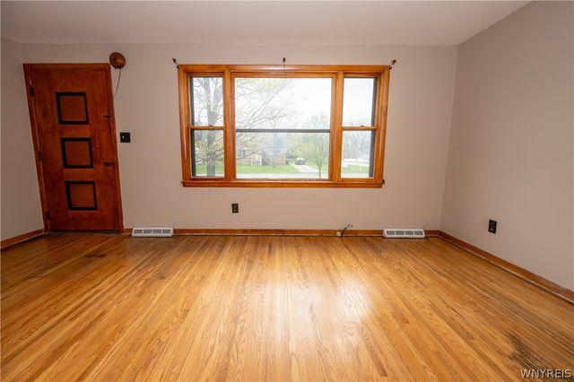 1 Ridgewood Drive, Orchard Park, NY 14127