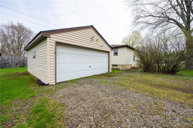 1 Ridgewood Drive, Orchard Park, NY 14127