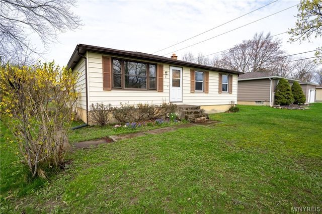 1 Ridgewood Drive, Orchard Park, NY 14127