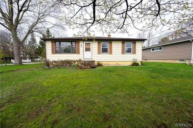 1 Ridgewood Drive, Orchard Park, NY 14127