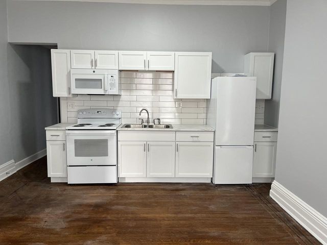 920 Main STREET, Racine, WI 53403