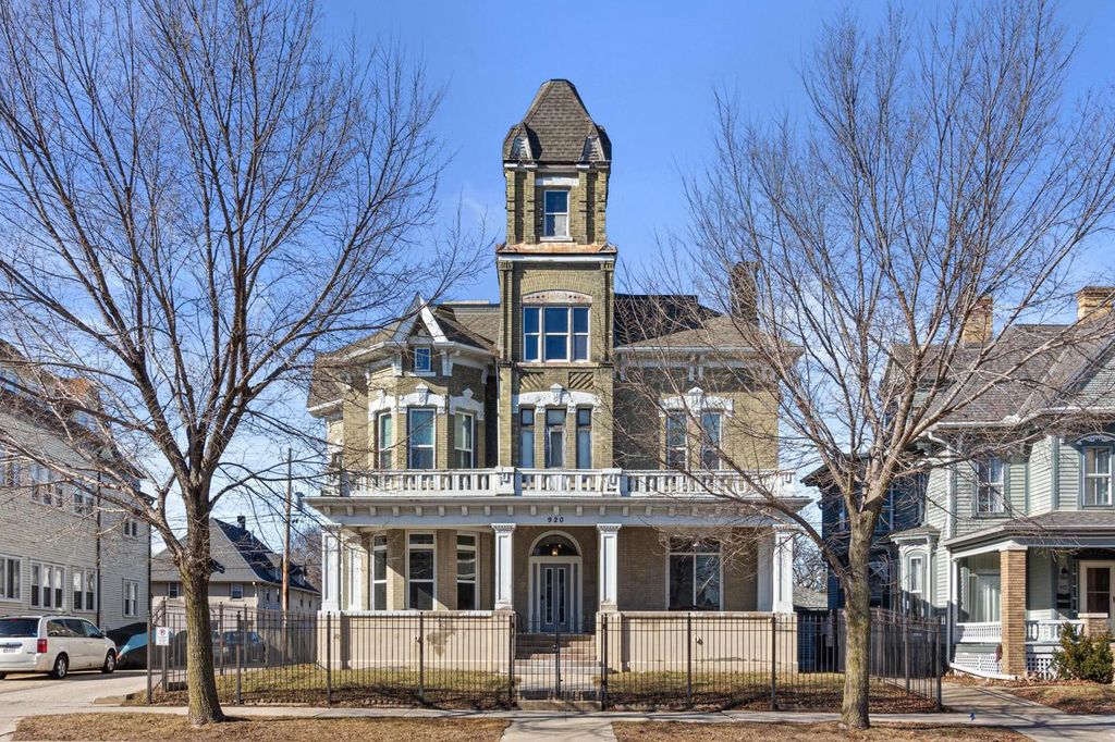 920 Main STREET, Racine, WI 53403