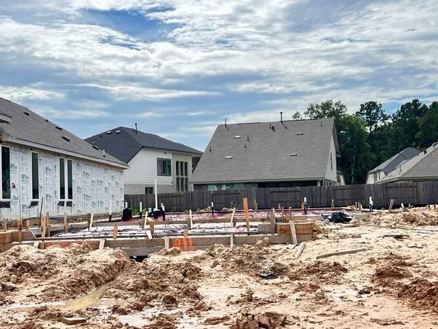211 Violet Crown Lane, New Caney, TX 77357
