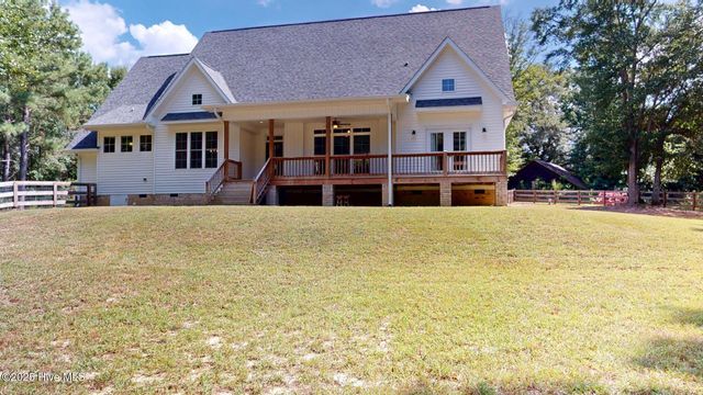 887 Lobelia Road, Vass, NC 28394