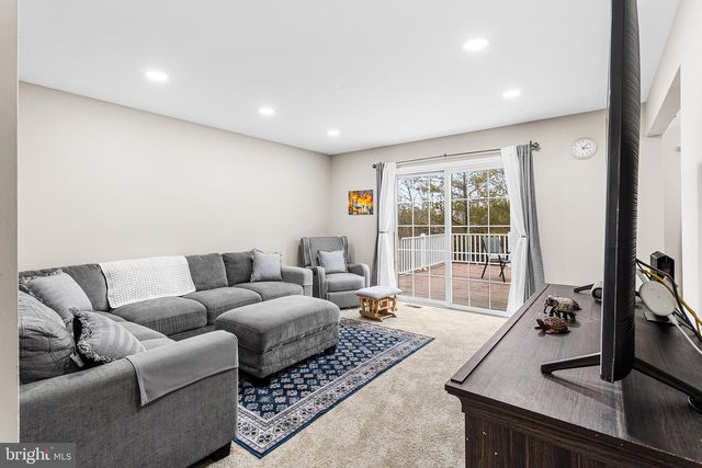 767 HUNTER DR, Pennsburg, PA 18073