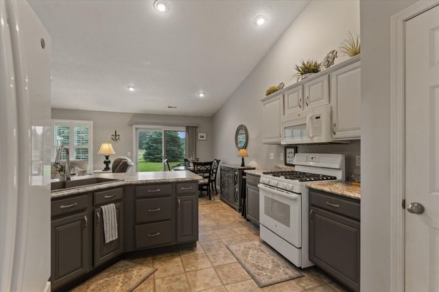 22710 Diamond Cove Street, Lagrange Twp, MI 49031