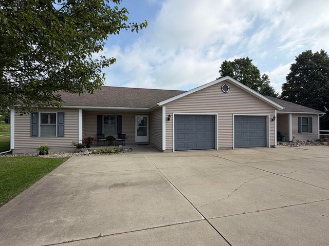 22710 Diamond Cove Street, Lagrange Twp, MI 49031