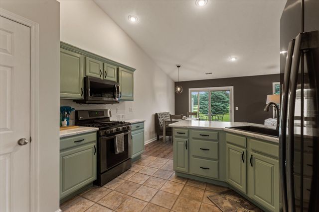 22710 Diamond Cove Street, Lagrange Twp, MI 49031
