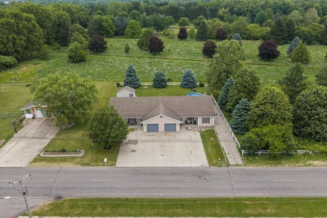 22710 Diamond Cove Street, Lagrange Twp, MI 49031