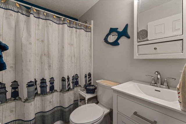 22710 Diamond Cove Street, Lagrange Twp, MI 49031