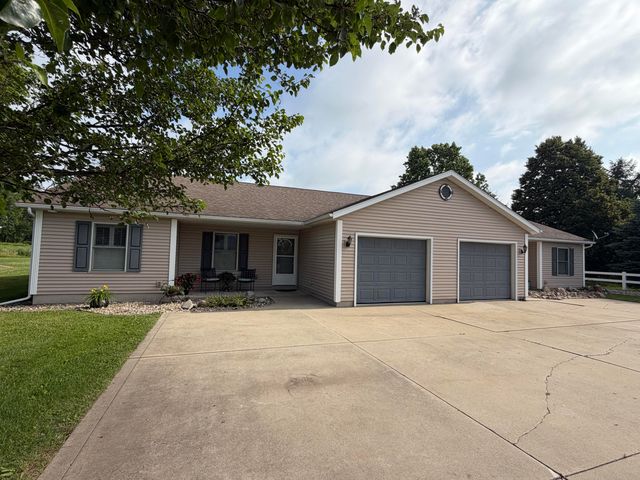 22710 Diamond Cove Street, Lagrange Twp, MI 49031