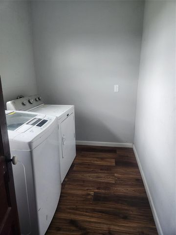 5387 S Fm 441 Road, Louise, TX 77455