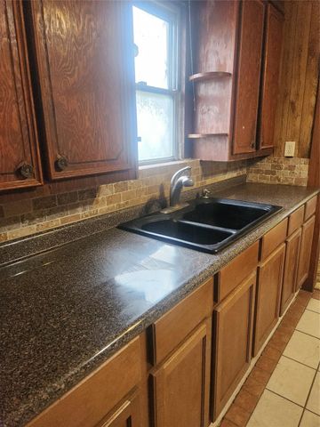 5387 S Fm 441 Road, Louise, TX 77455