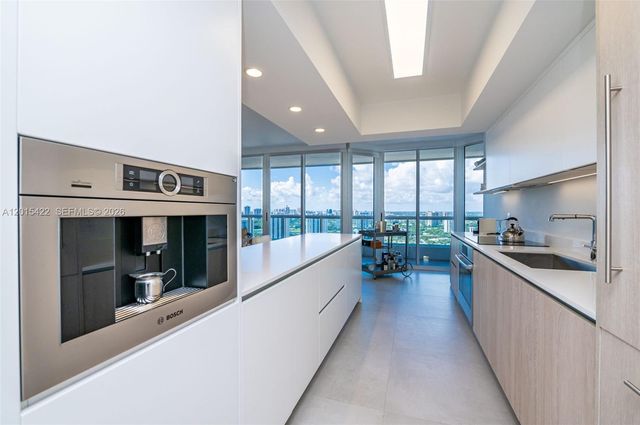 21205 Yacht Club Dr 3107, Aventura, FL 33180
