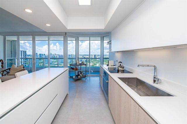 21205 Yacht Club Dr 3107, Aventura, FL 33180