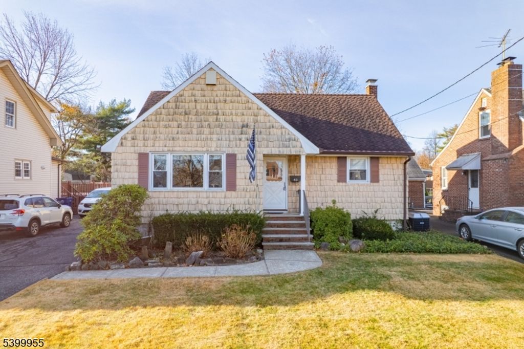 45 Lexington Blvd, Clark Twp., NJ 07066