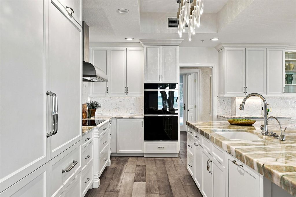 Image 16 of property listing at 3507 BAYSHORE BOULEVARD 102, Tampa, FL 33629