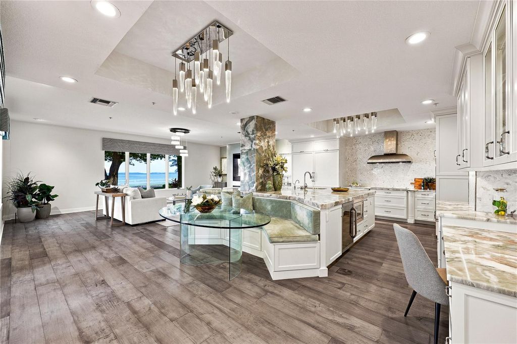 Image 18 of property listing at 3507 BAYSHORE BOULEVARD 102, Tampa, FL 33629
