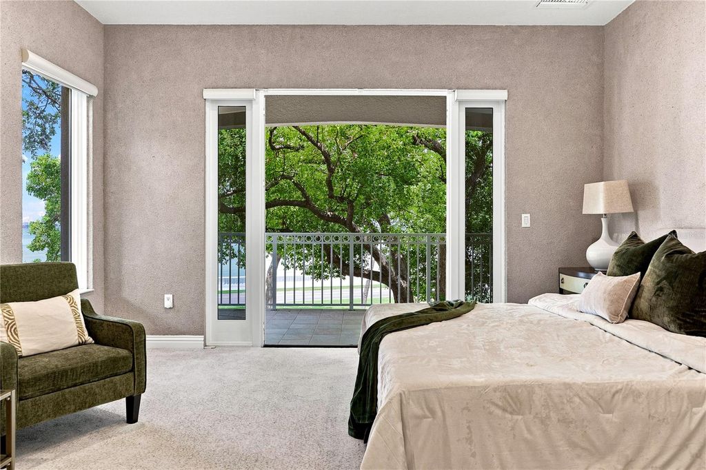 Image 40 of property listing at 3507 BAYSHORE BOULEVARD 102, Tampa, FL 33629