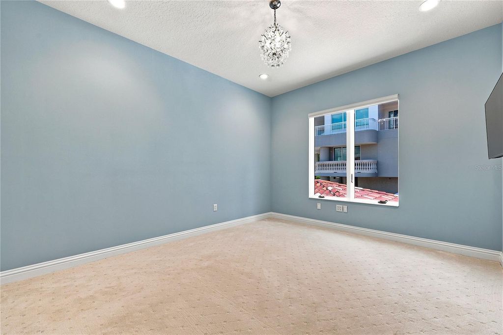 Image 50 of property listing at 3507 BAYSHORE BOULEVARD 102, Tampa, FL 33629