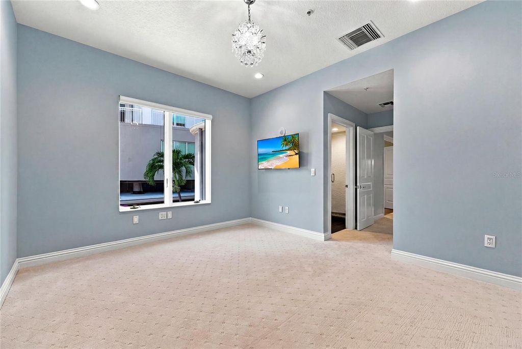 Image 51 of property listing at 3507 BAYSHORE BOULEVARD 102, Tampa, FL 33629