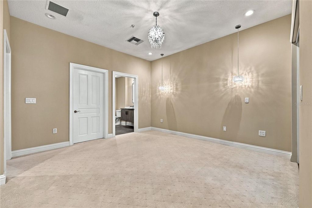 Image 53 of property listing at 3507 BAYSHORE BOULEVARD 102, Tampa, FL 33629