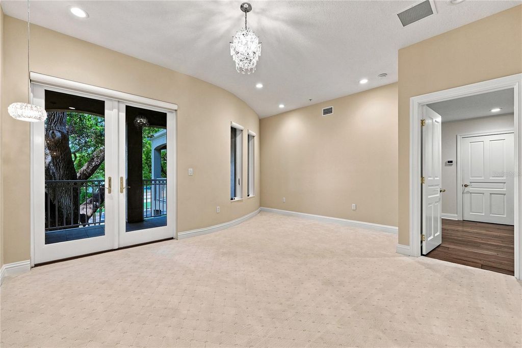 Image 54 of property listing at 3507 BAYSHORE BOULEVARD 102, Tampa, FL 33629
