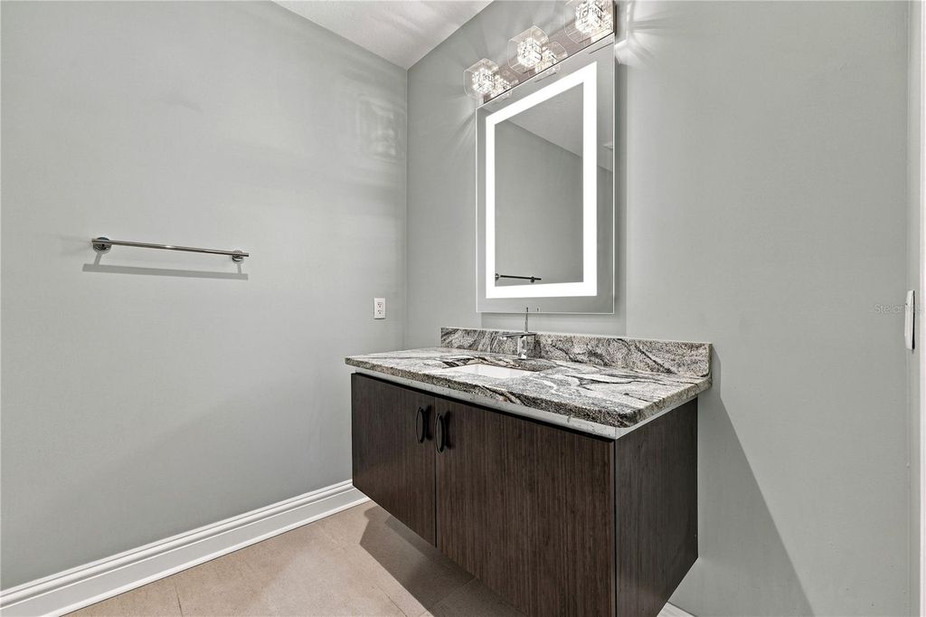 Image 59 of property listing at 3507 BAYSHORE BOULEVARD 102, Tampa, FL 33629