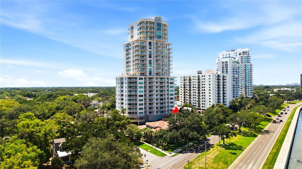 Image 62 of property listing at 3507 BAYSHORE BOULEVARD 102, Tampa, FL 33629