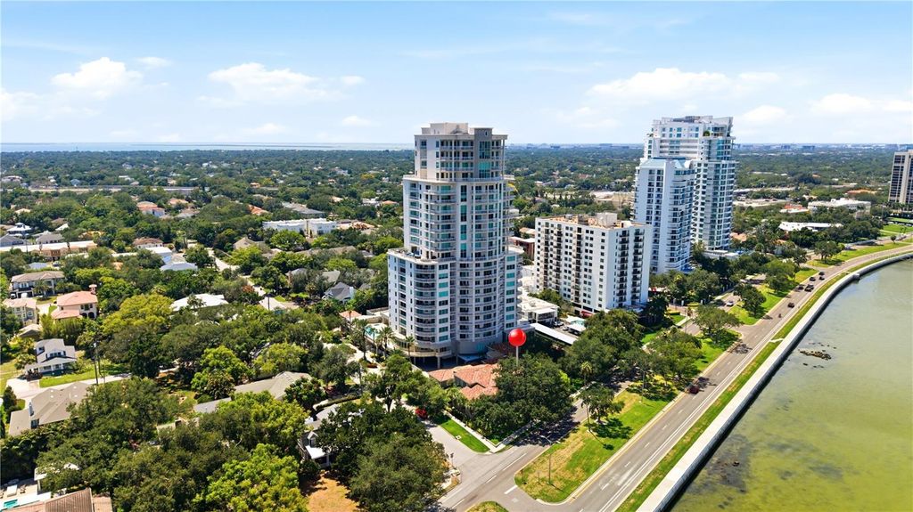 Image 66 of property listing at 3507 BAYSHORE BOULEVARD 102, Tampa, FL 33629