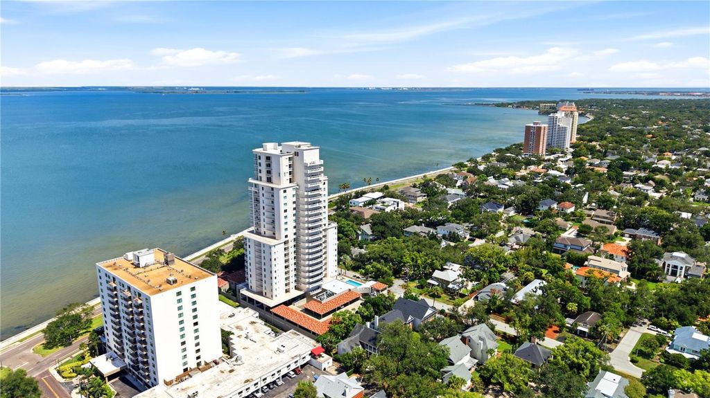 Image 67 of property listing at 3507 BAYSHORE BOULEVARD 102, Tampa, FL 33629