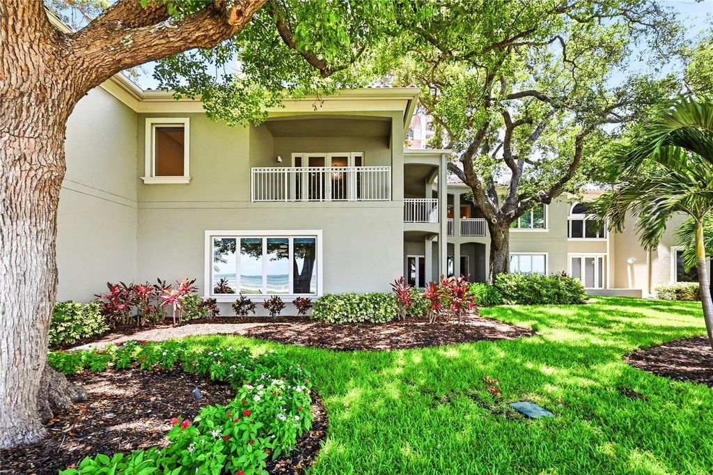 Image 71 of property listing at 3507 BAYSHORE BOULEVARD 102, Tampa, FL 33629
