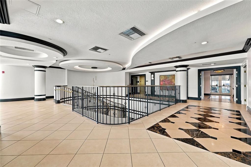 Image 87 of property listing at 3507 BAYSHORE BOULEVARD 102, Tampa, FL 33629