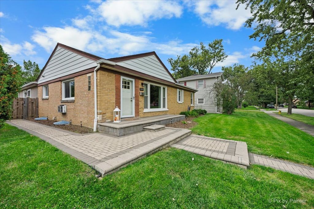 8048 N Ozanam Avenue, Niles, IL 60714 — photo 3