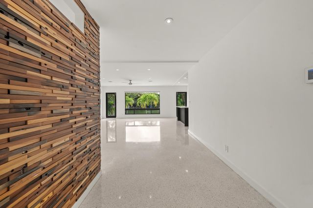 1717 NE 20TH Avenue, Fort Lauderdale, FL 33305