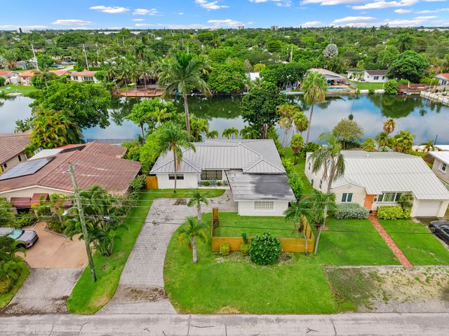 1717 NE 20TH Avenue, Fort Lauderdale, FL 33305
