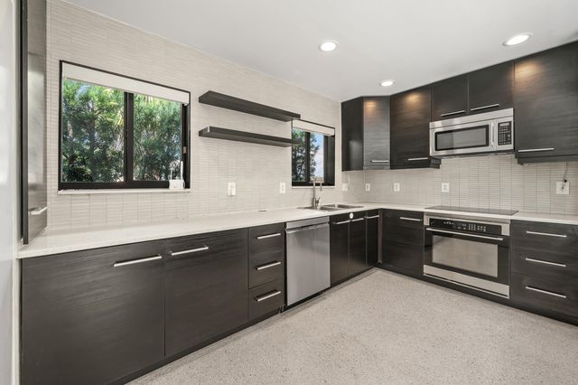 1717 NE 20TH Avenue, Fort Lauderdale, FL 33305