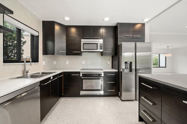 1717 NE 20TH Avenue, Fort Lauderdale, FL 33305